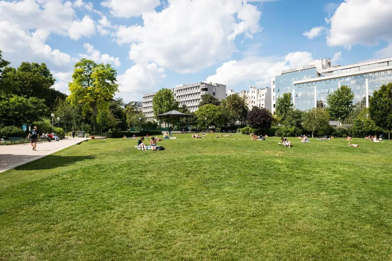 Отель Le Robinet D'or Canal Saint Martin 3*