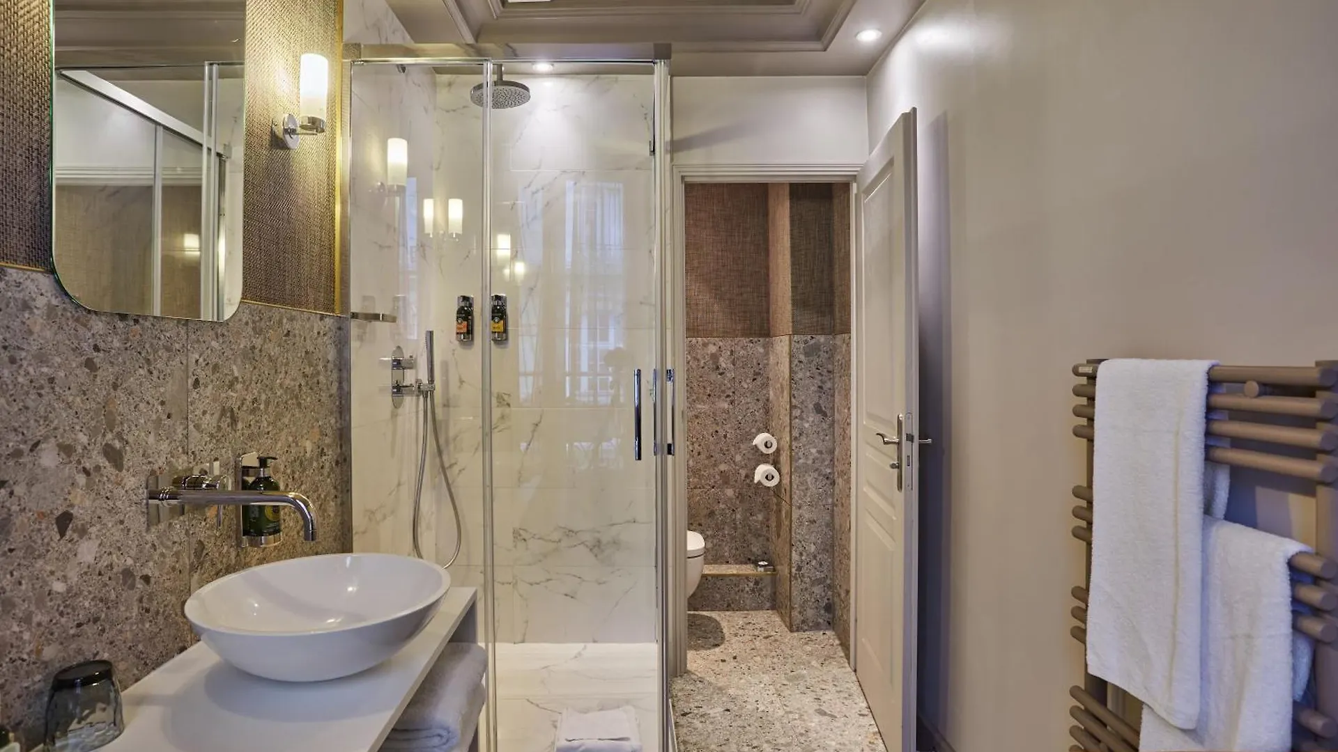 Le Robinet D'or Canal Saint Martin Hotel