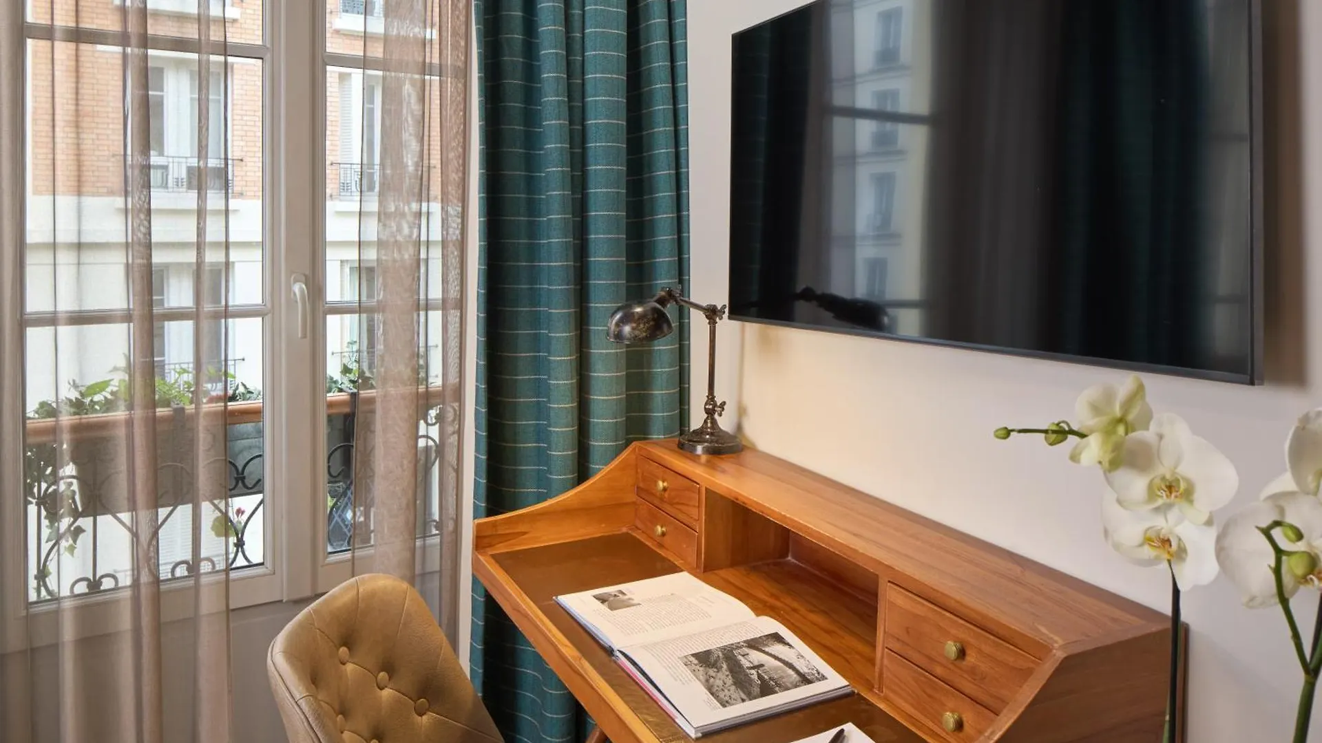 Le Robinet D'or Canal Saint Martin Hotel