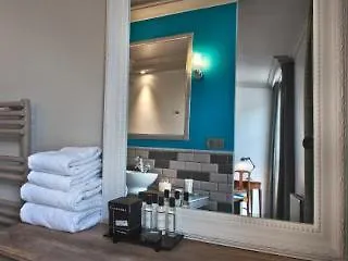 Hotel Le Robinet D'or Canal Saint Martin Parijs